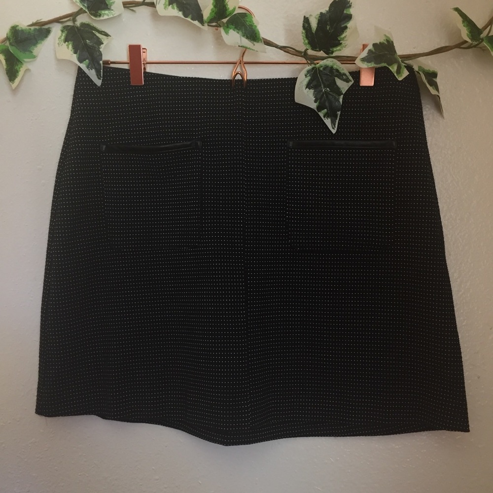 ELLE Black Dot Career Skirt M